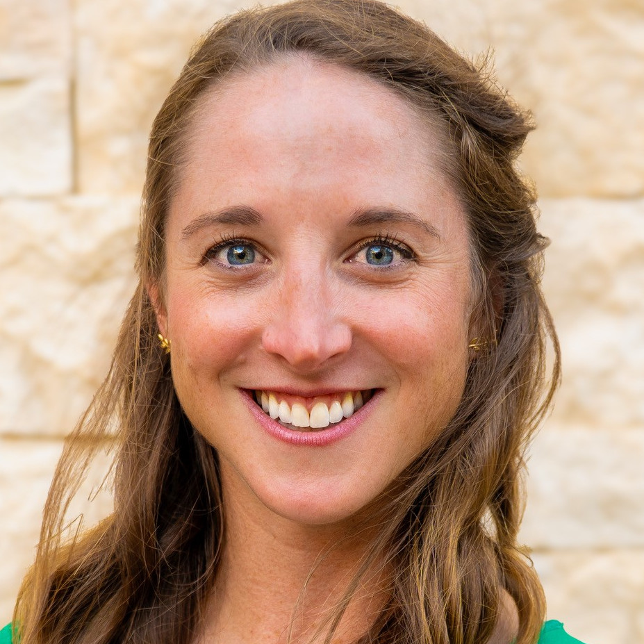 Claire Coles Headshot.jpg
